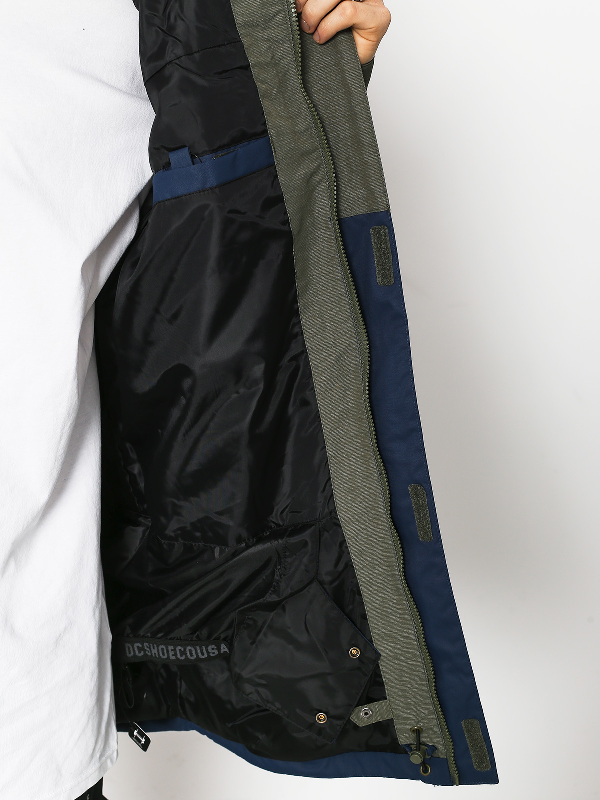 dc merchant snowboard jacket