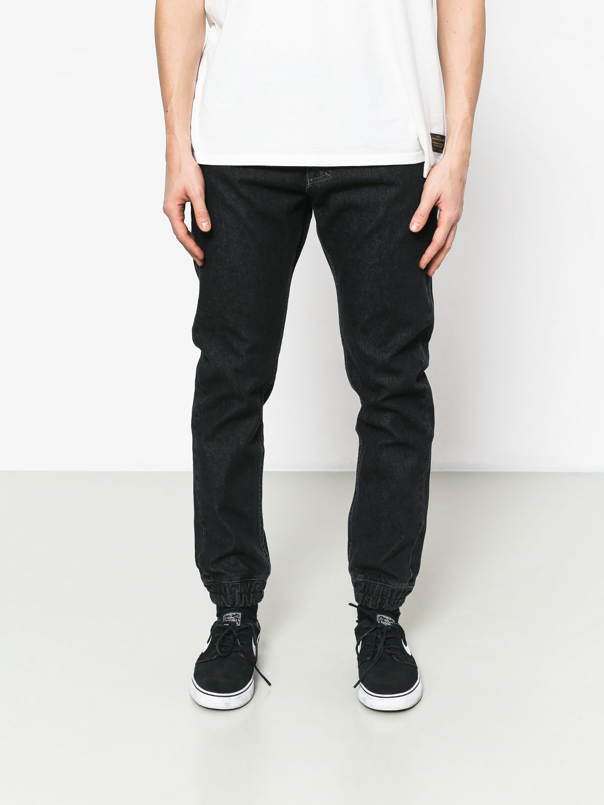 MassDnm Base Jogger Jeans Sneaker Fit Pants (black rinse)