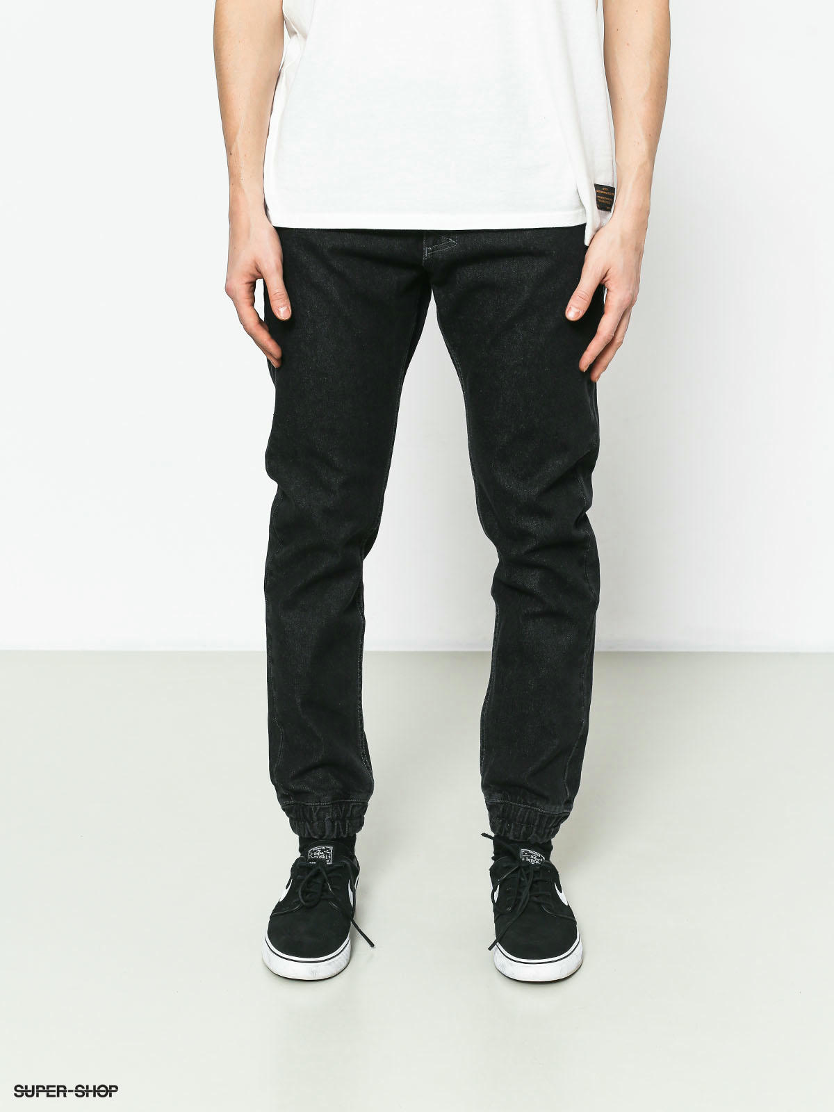 black jogger jeans