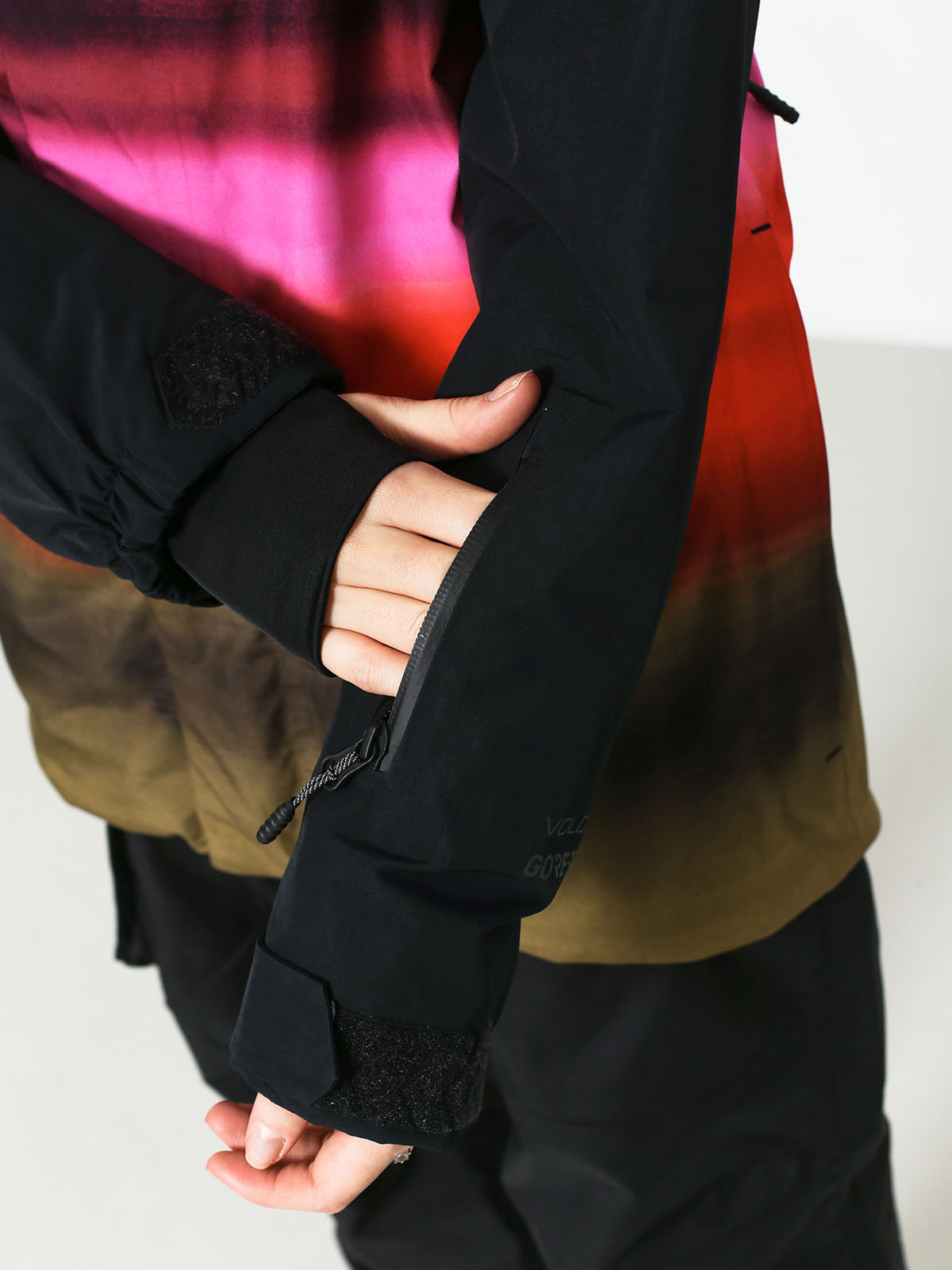 Womens Volcom Leda Gore Tex Snowboard jacket (mlt)