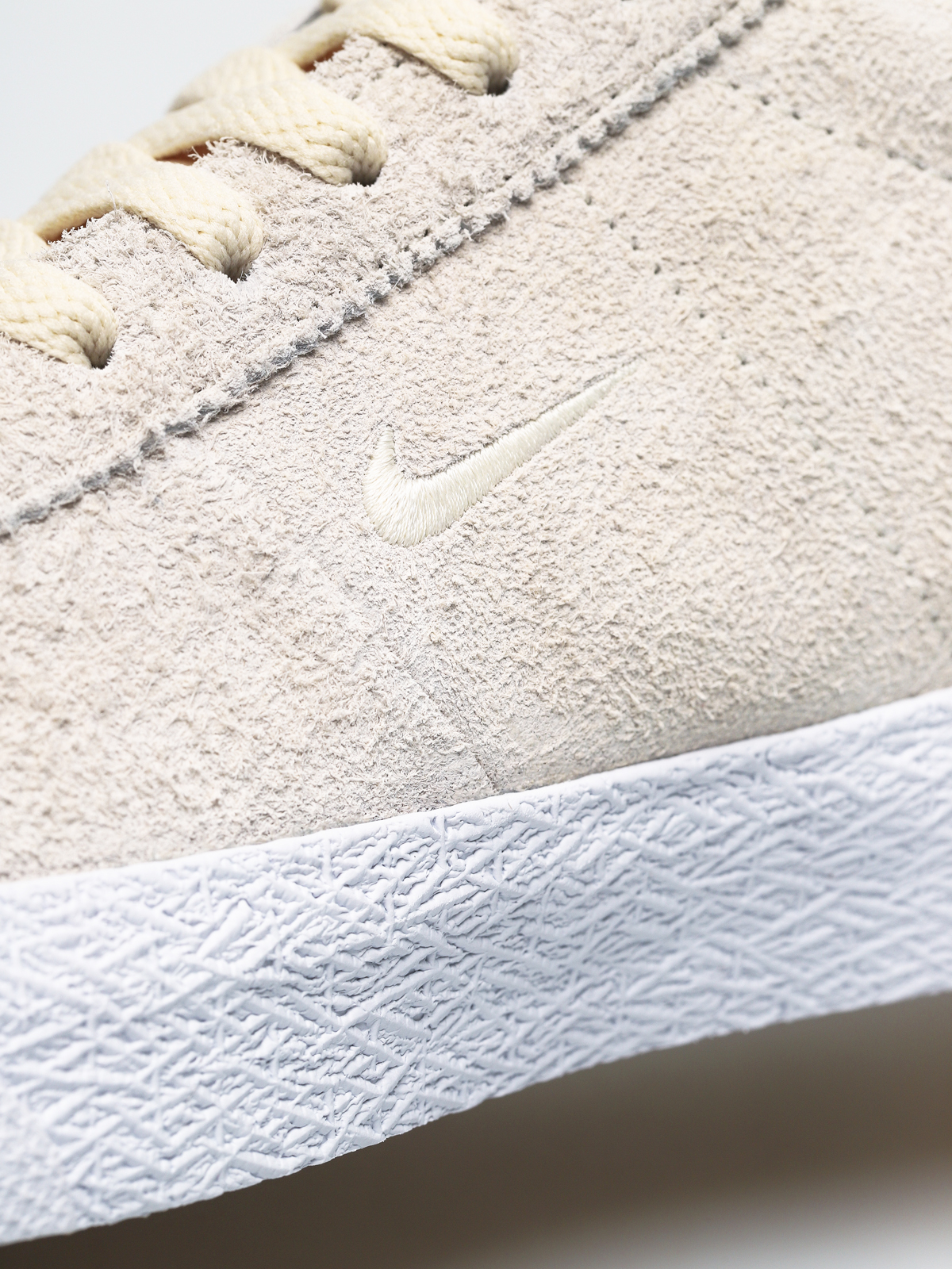 Nike SB Zoom Bruin Ultra Shoes (light cream/light cream black gum yellow)