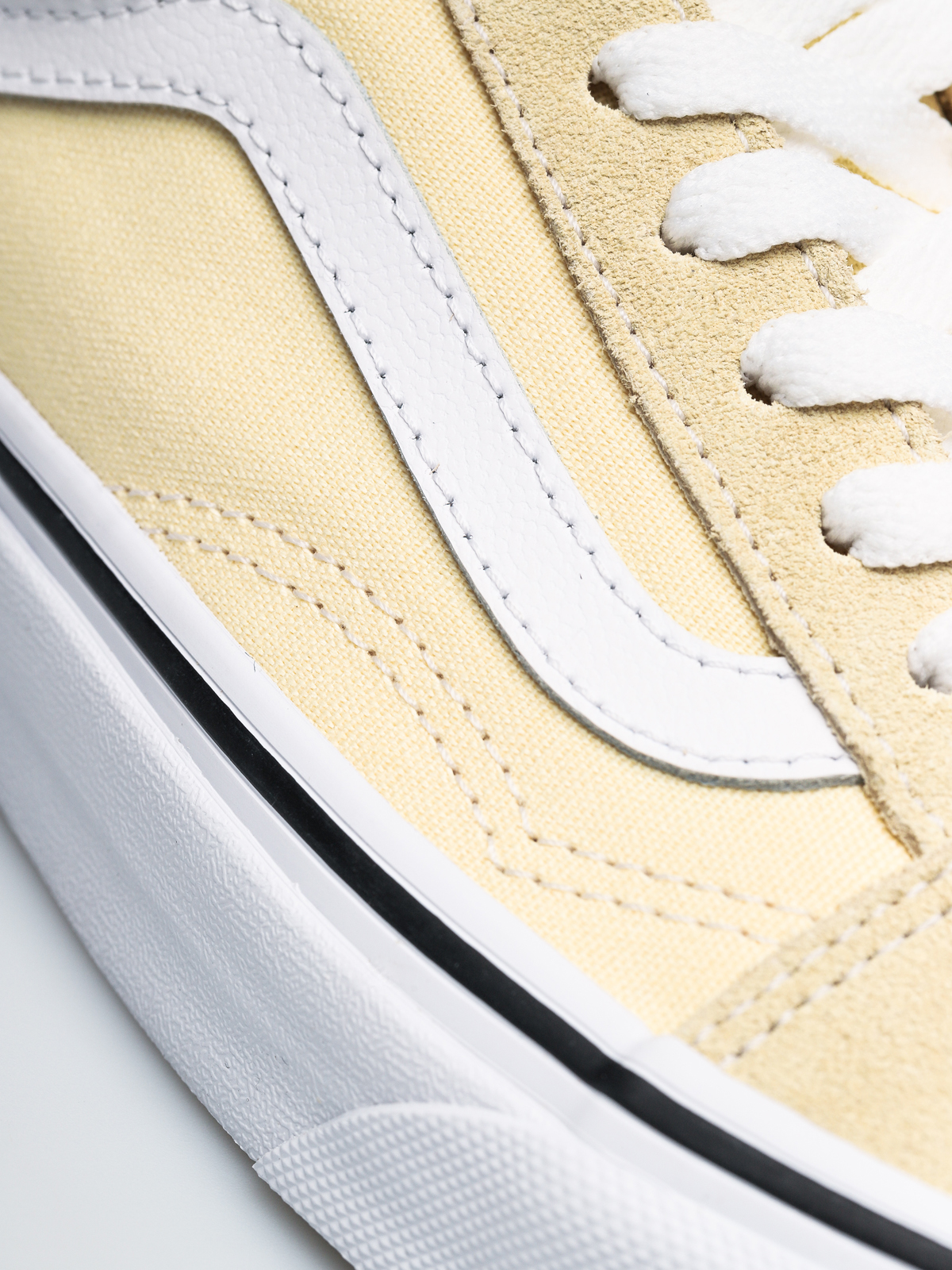 Vans Old Skool Shoes (vanilla custard)