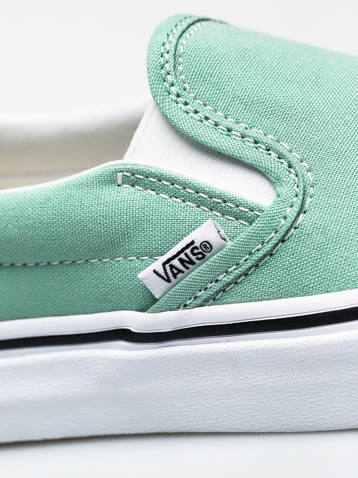 Vans neptune shop green slip on