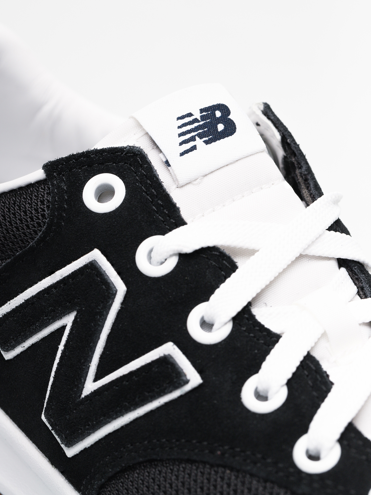 New Balance CRT300 Shoes (black)