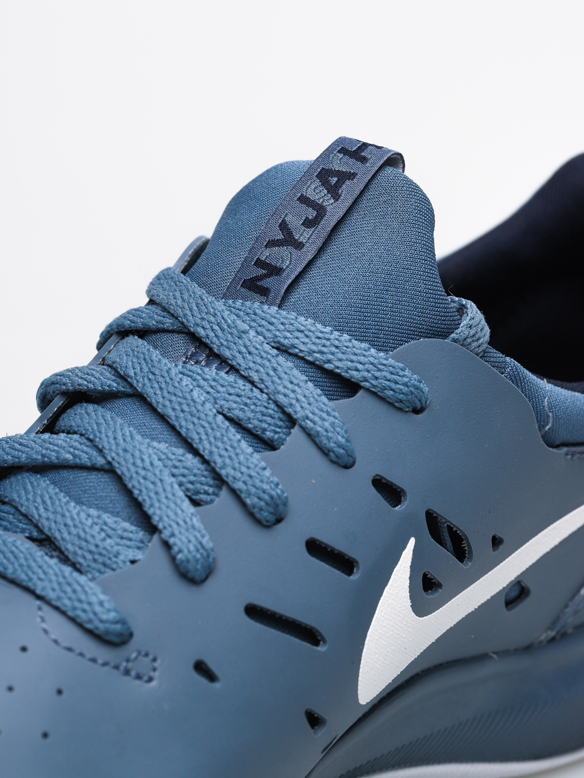 thunderstorm nike sb