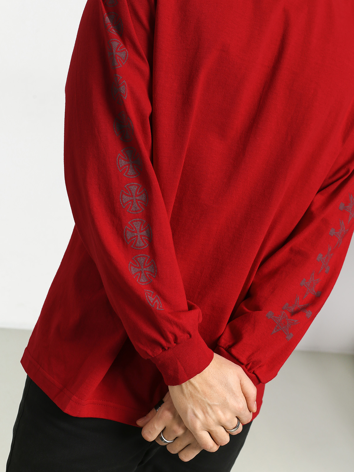 Independent Thrasher Pentagram Cross Longsleeve (red)