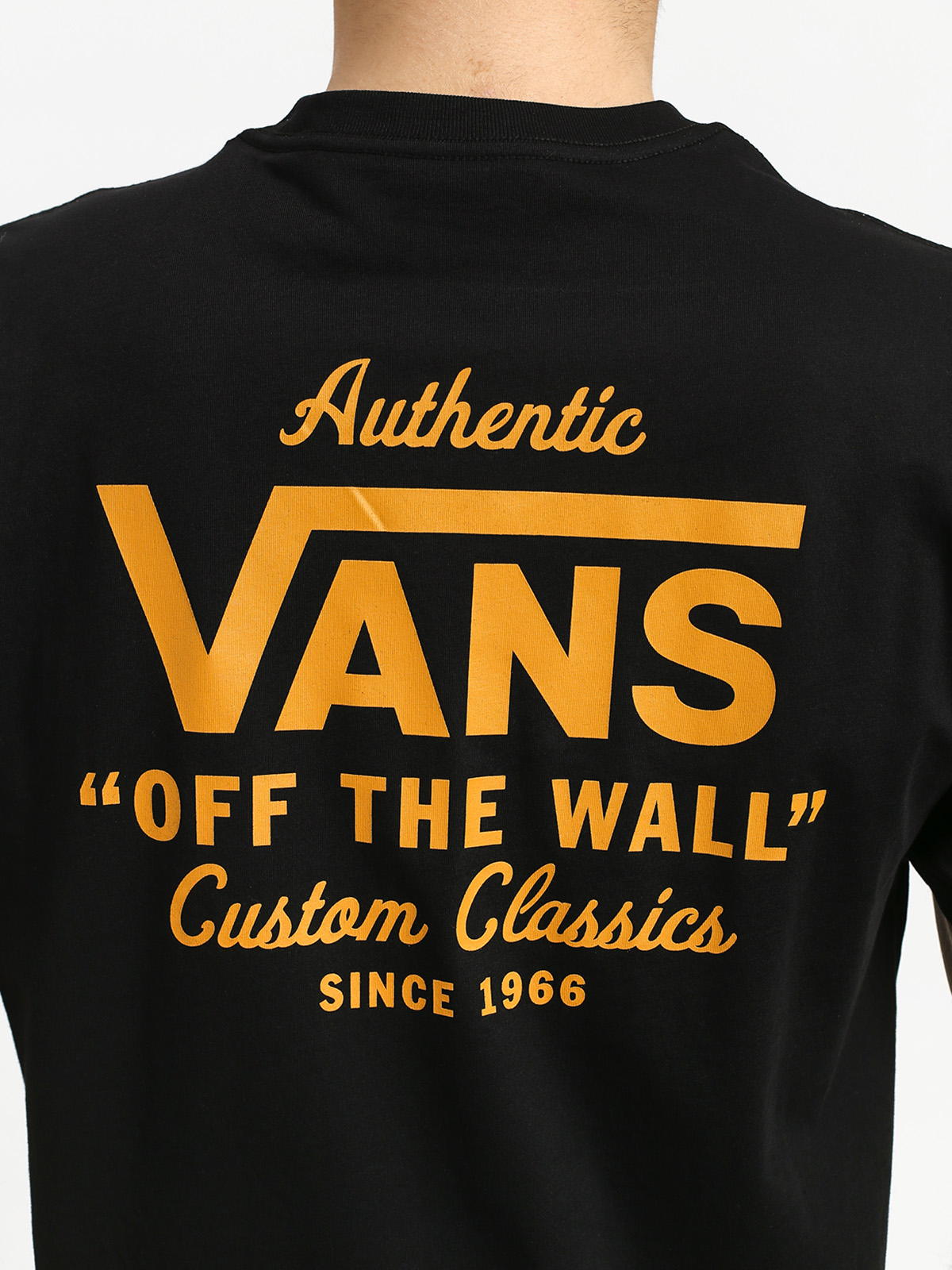 vans holder t shirt