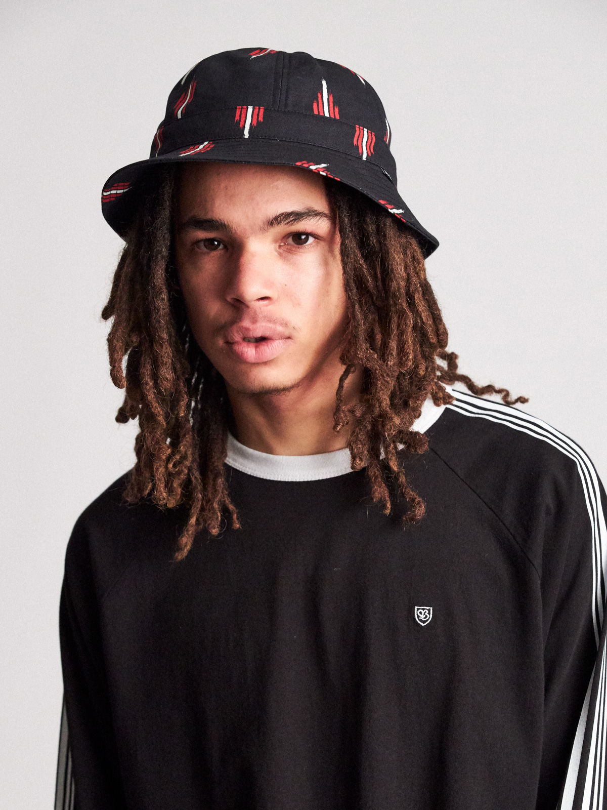 Brixton Banks II Bucket Hat (black/red)