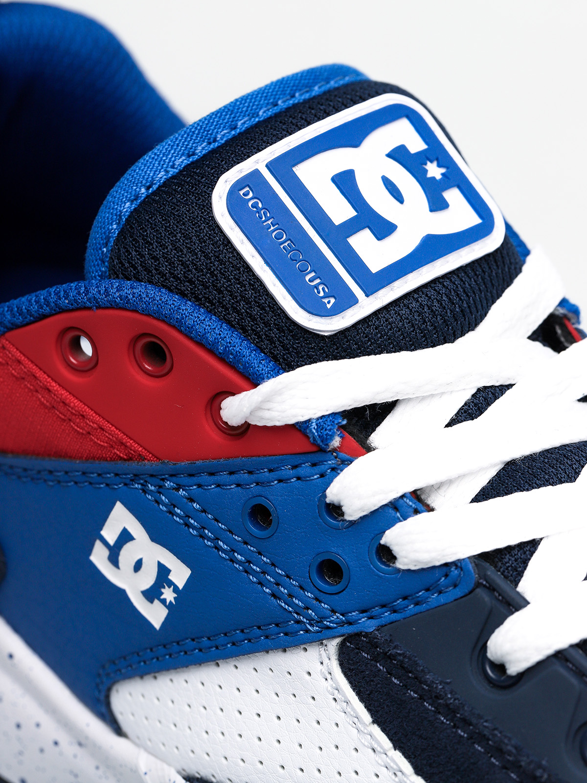 DC E Tribeka Se Shoes (black/blue/red)