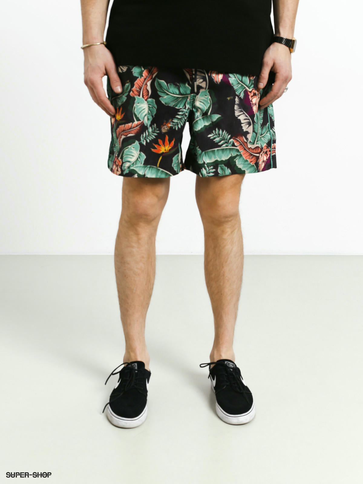 diamond supply co shorts