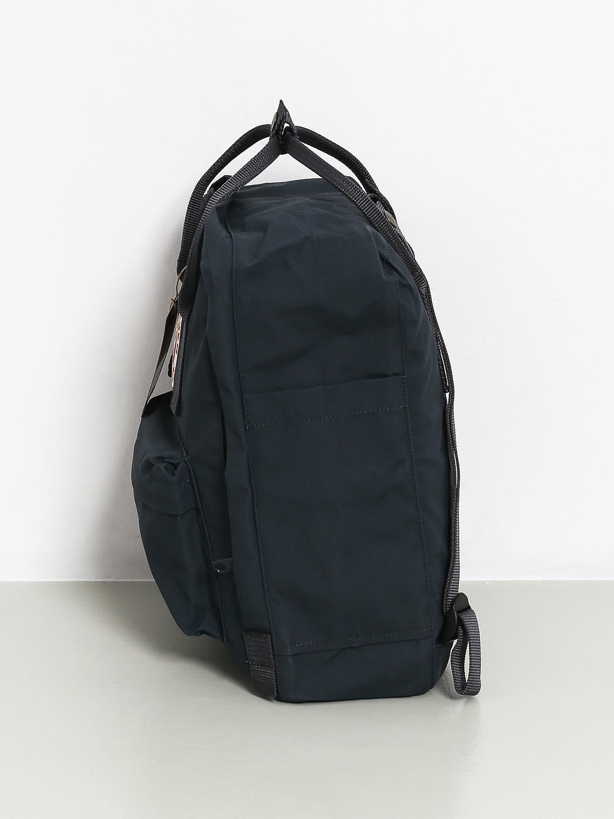 Fjallraven Kanken Backpack (navy)