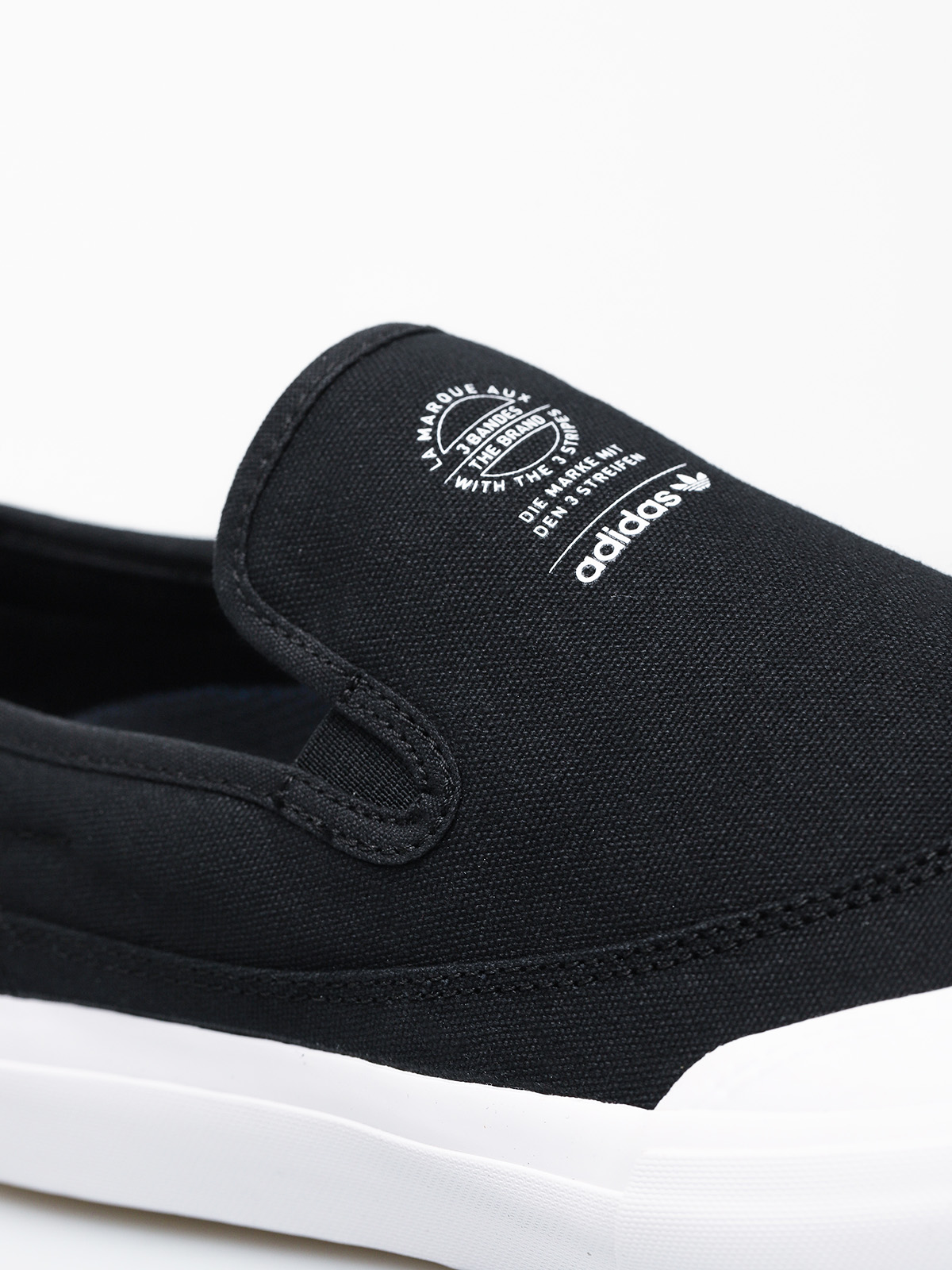 adidas Matchcourt Slip Shoes (cblack/cblack/ftwwht)