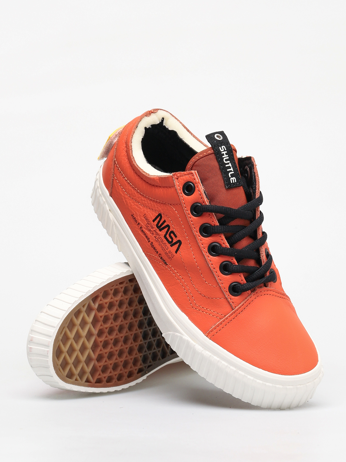 vans shuttle shoes