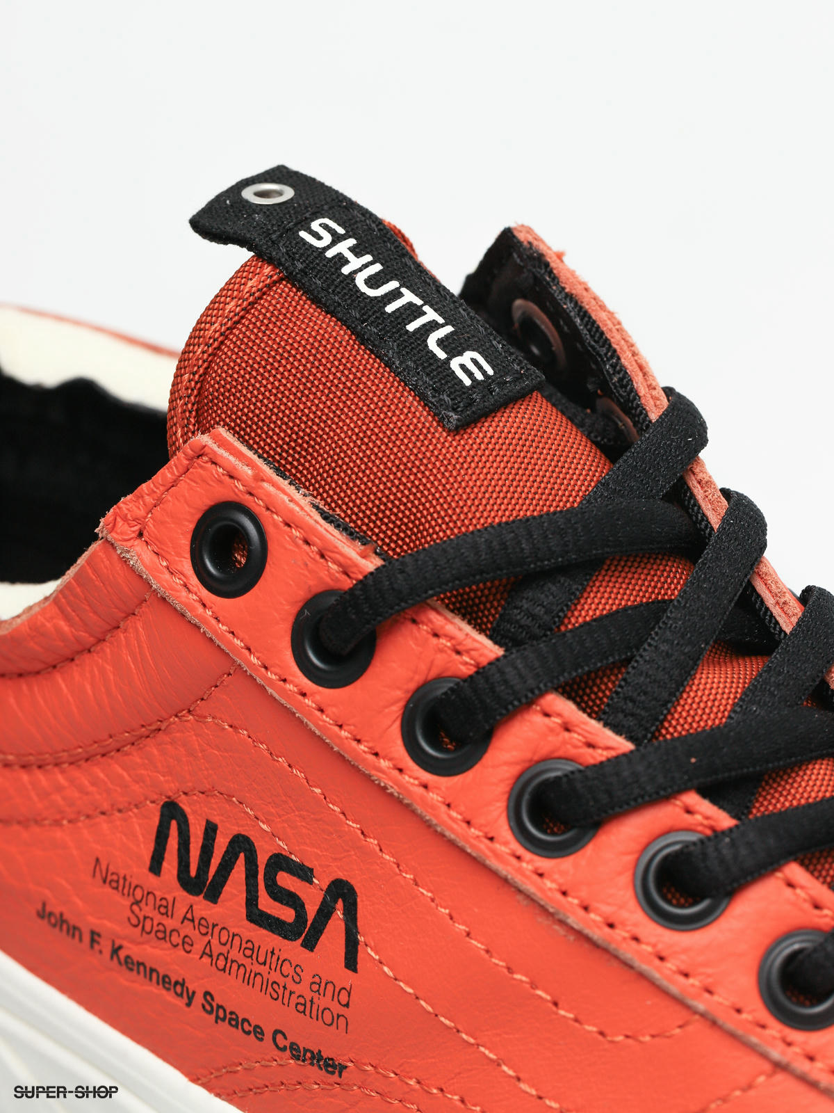 Vans x nasa sale old skool space voyager