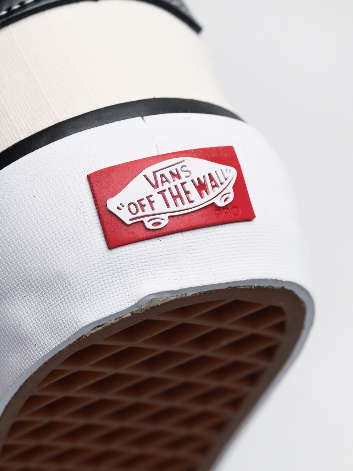 Vans Chima Pro 2 Covert Shoes (marshmallow/black)