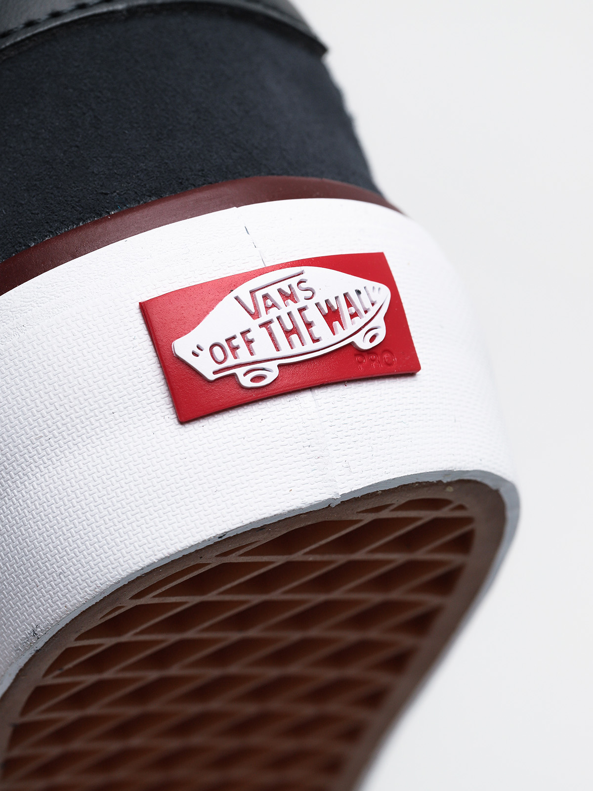 Vans Chima Pro 2 Perf Shoes (ebony/port royale)