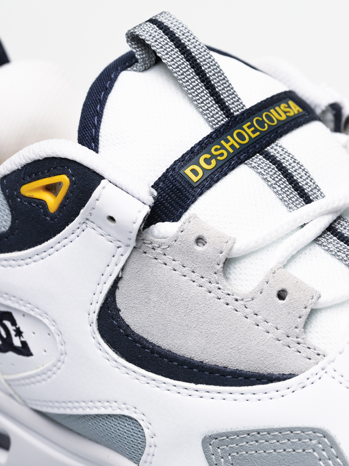 dc kalis og white