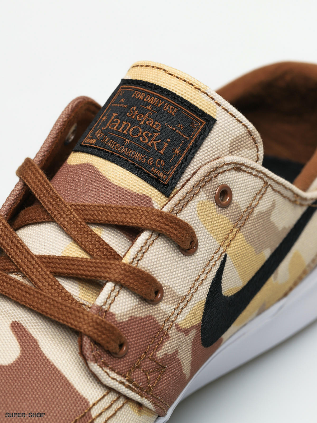 Nike SB Zoom Janoski Cnvs Rm Prm Shoes (parachute beige/black ale brown  white)