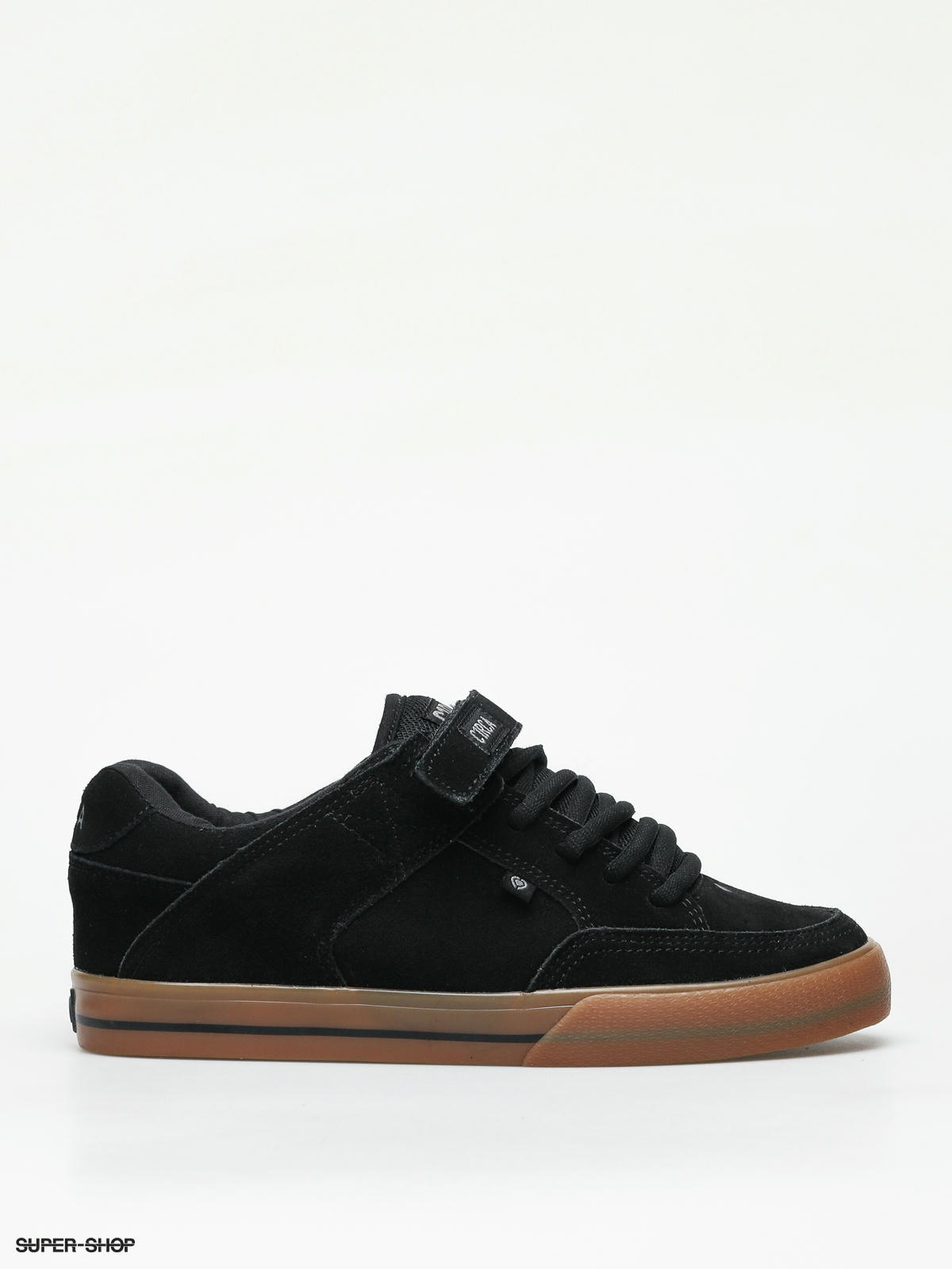 skate shoes black gum