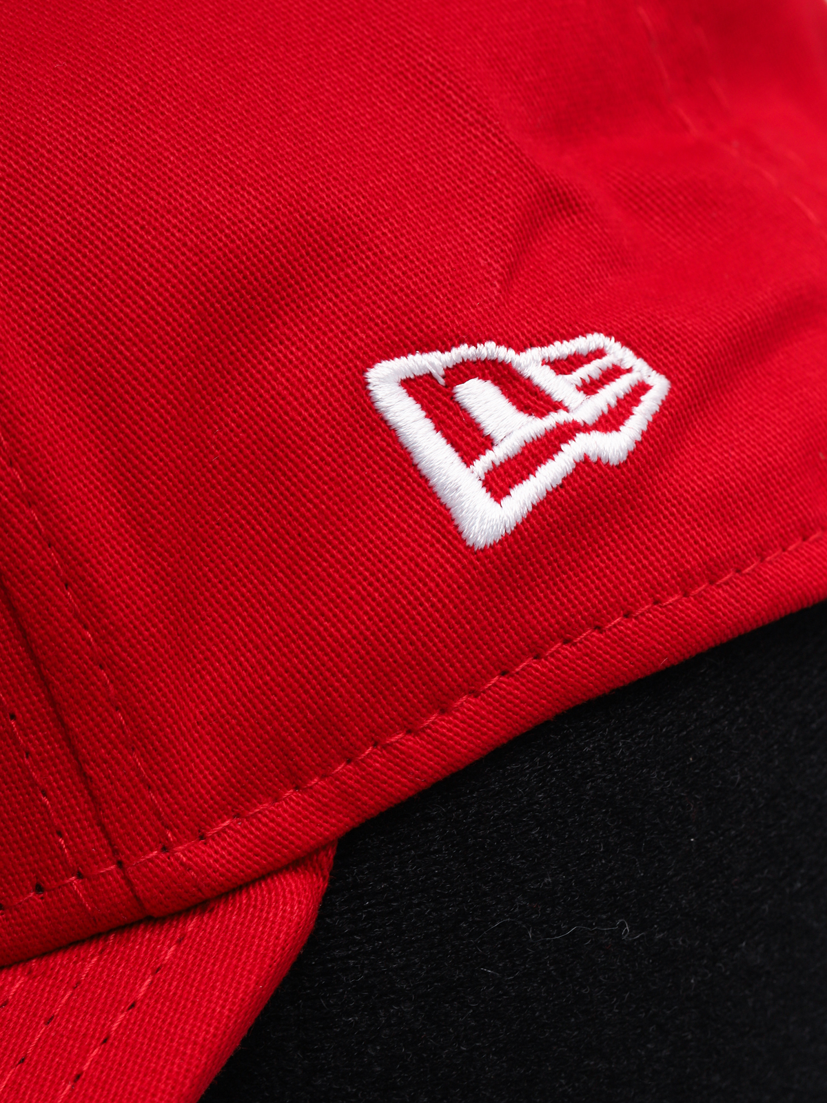 New Era 3930 League Basic New York Yankees ZD Cap (scarlet/optic white)