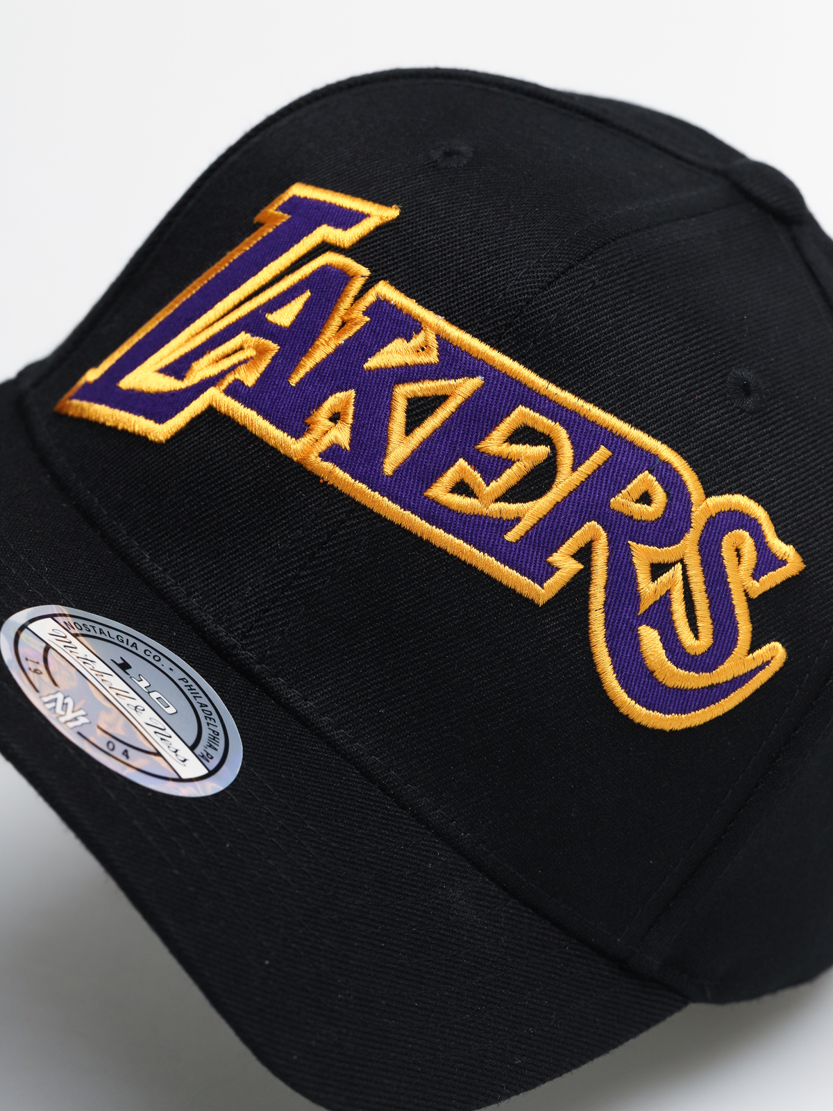 mitchell ness lakers hat