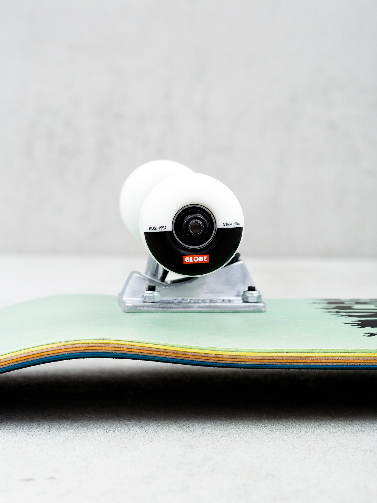 Globe Concrete Dreams Mid Skateboard (breeze green)