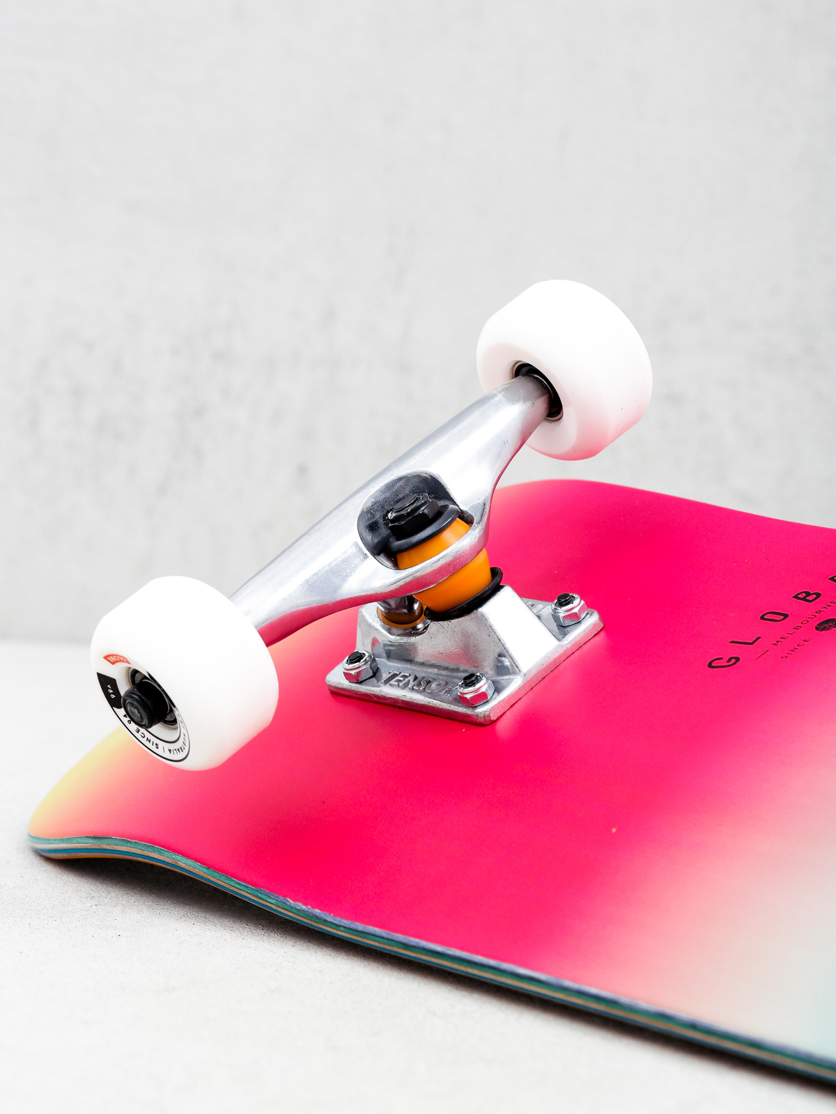 Globe G1 Argo Skateboard - Pink (horizon)