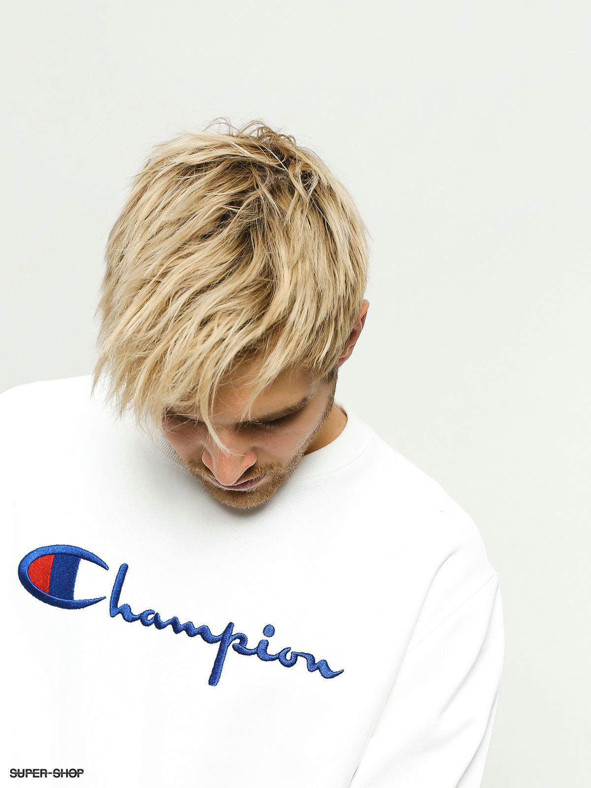 Champion sweater 2024 big logo design