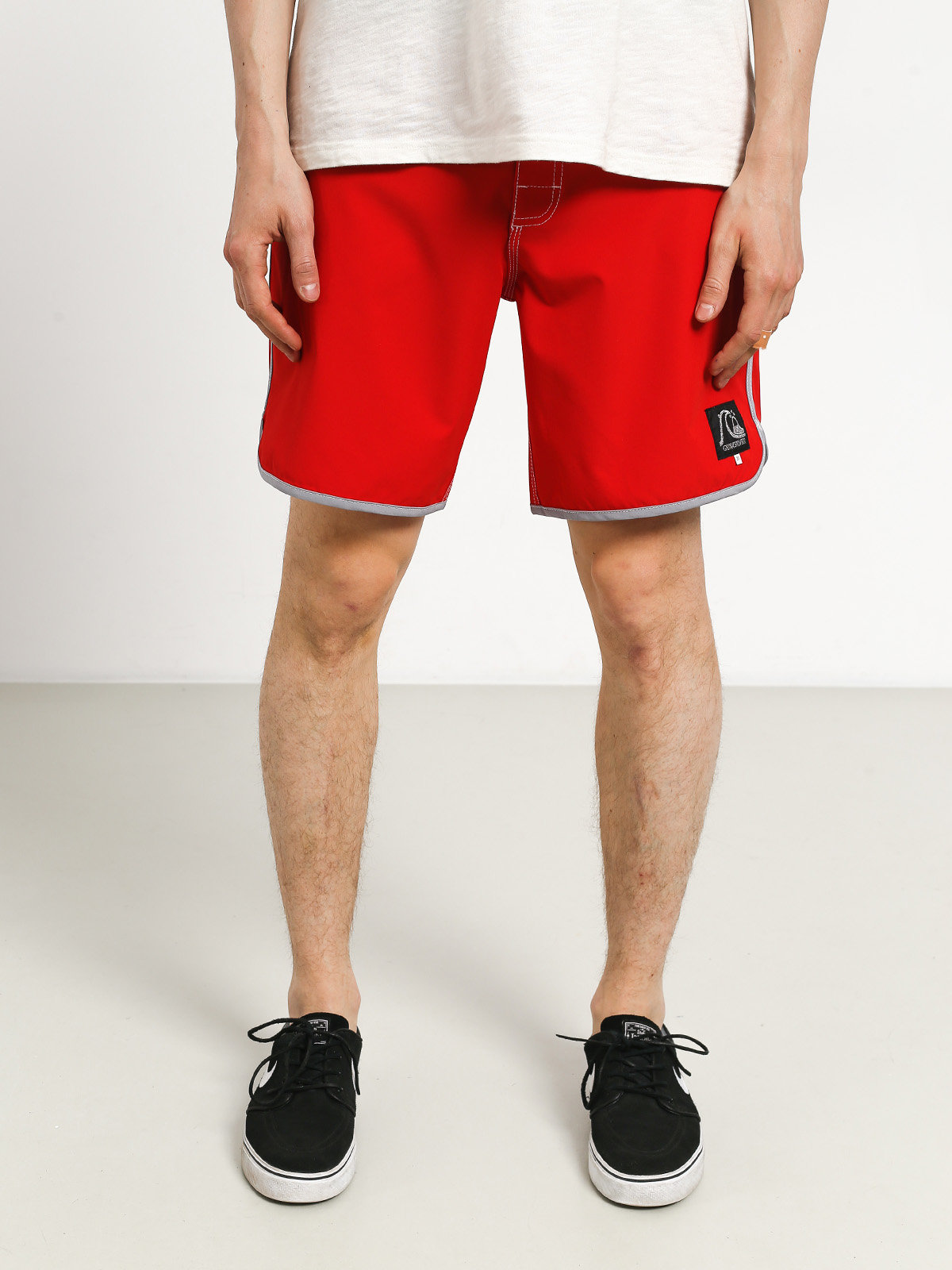 Quiksilver Highline Scallop 18 Boardshorts (high rishigh rik red)