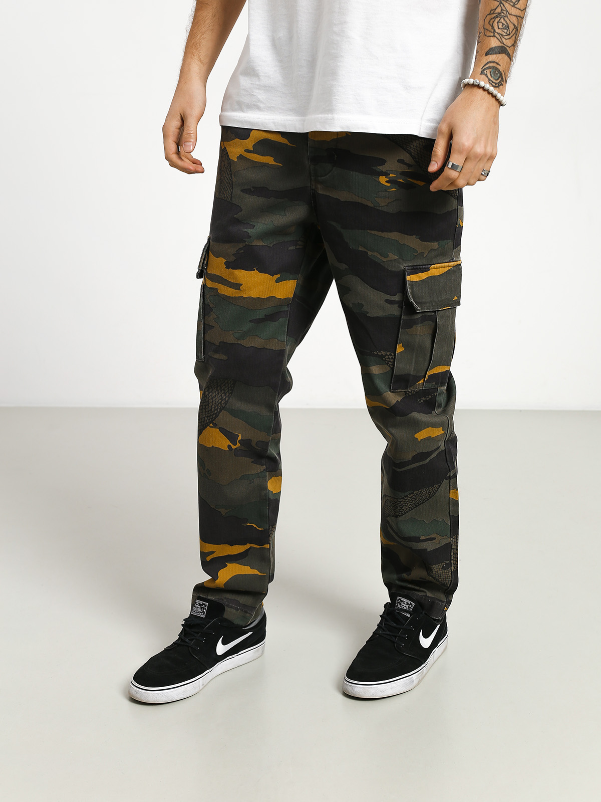 cargo pant camo
