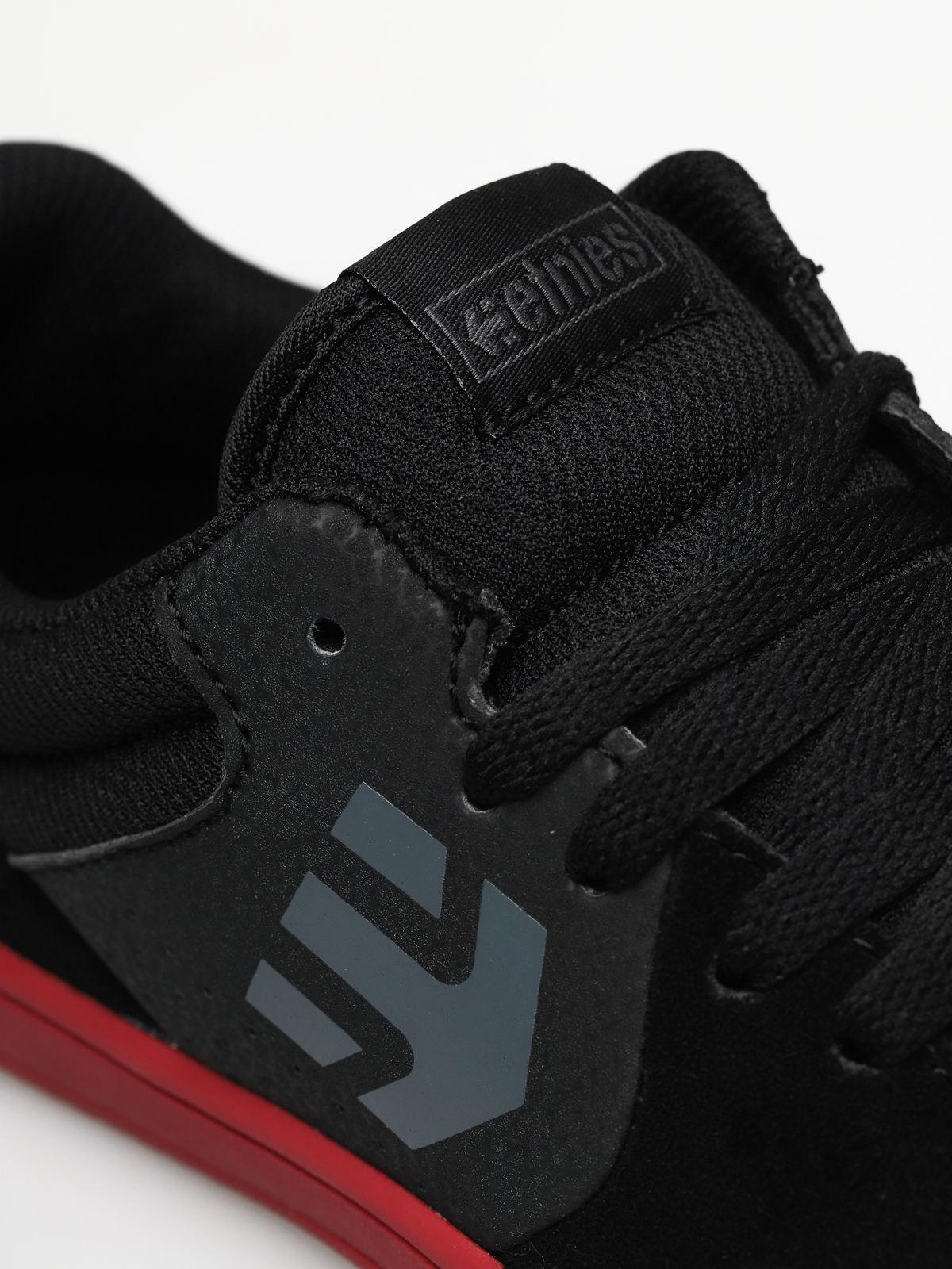 etnies brand