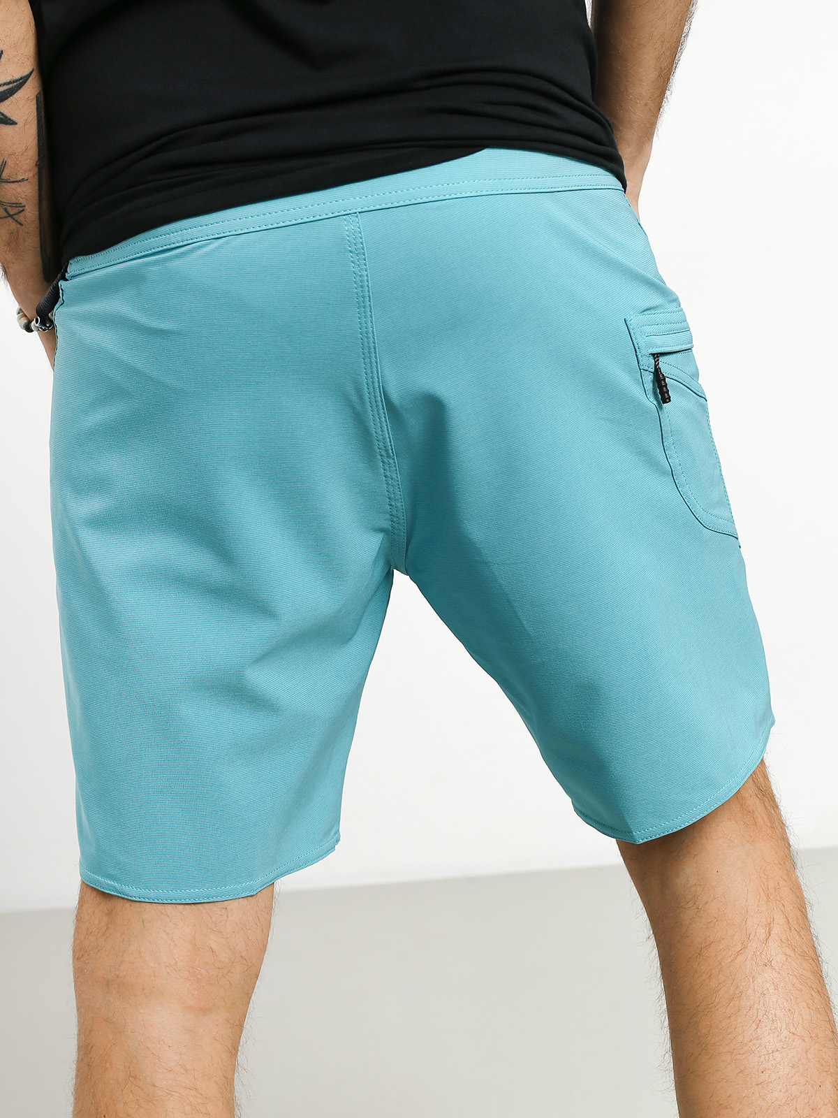Volcom Lido Solid Mod 18 Boardshorts (cyb)