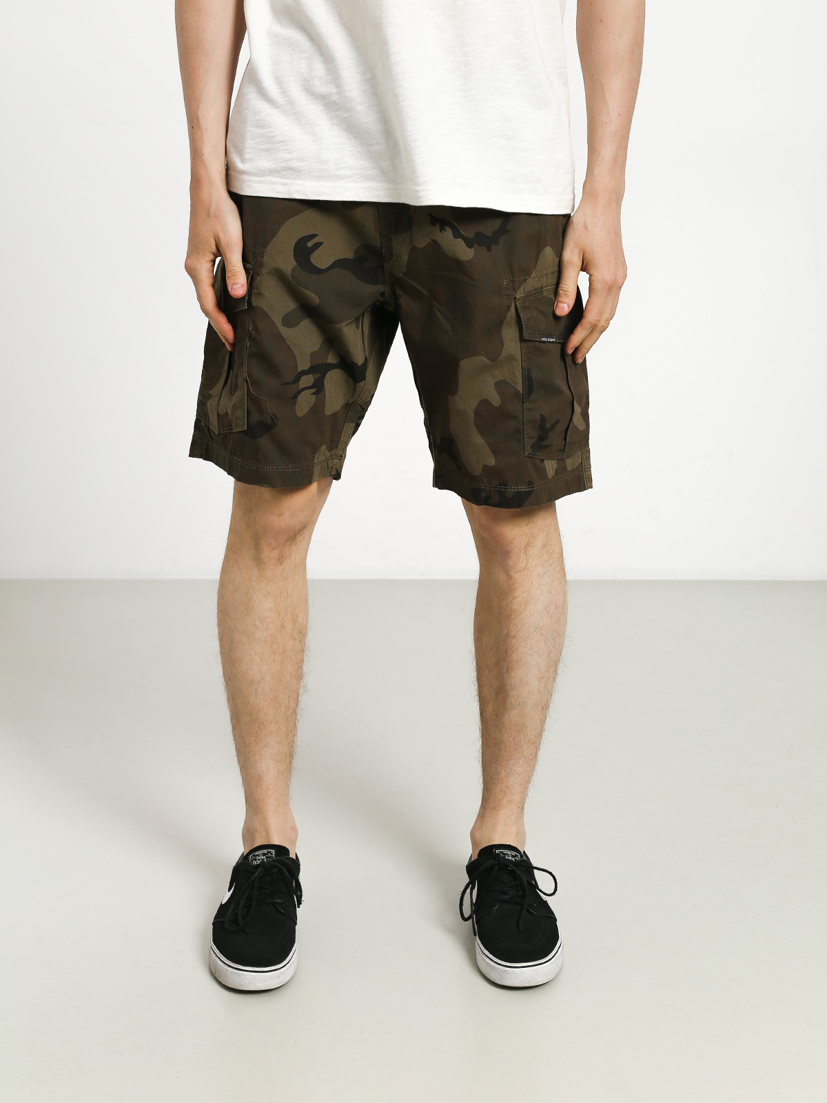 Volcom Miter II Cargo Shorts (cam)