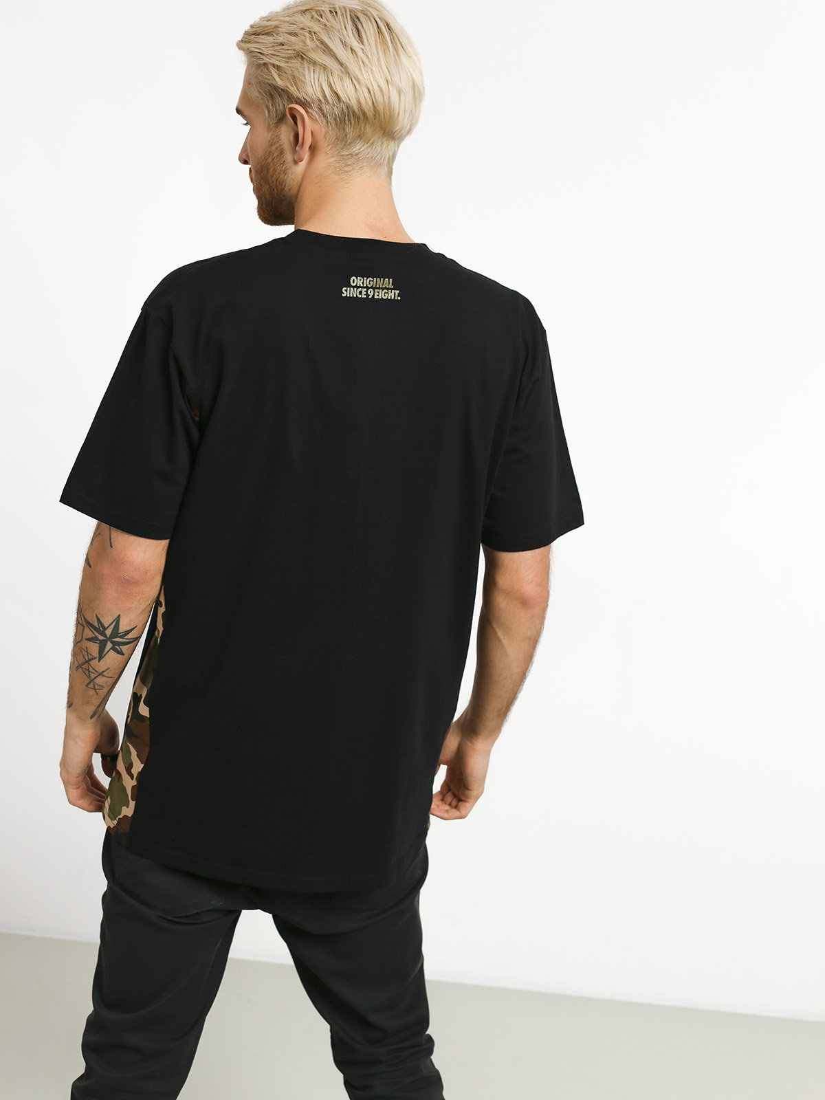 MassDnm Shelter T-shirt (black)