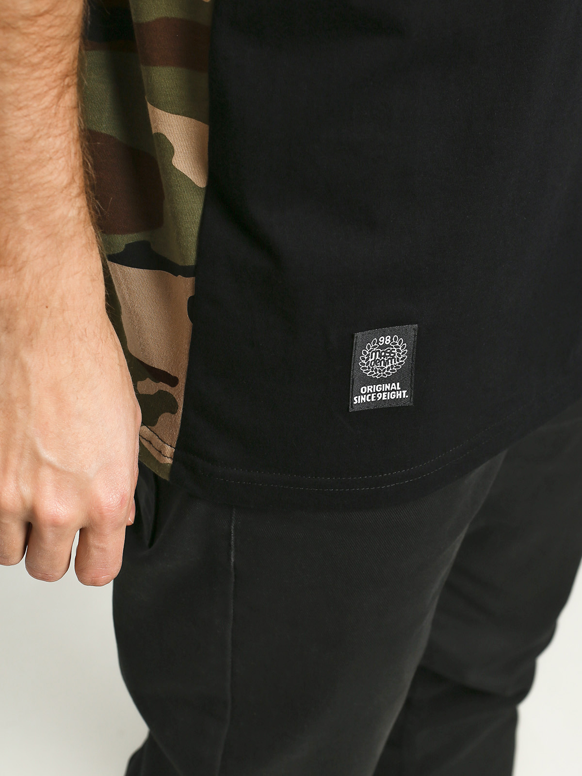 MassDnm Shelter T-shirt (black)