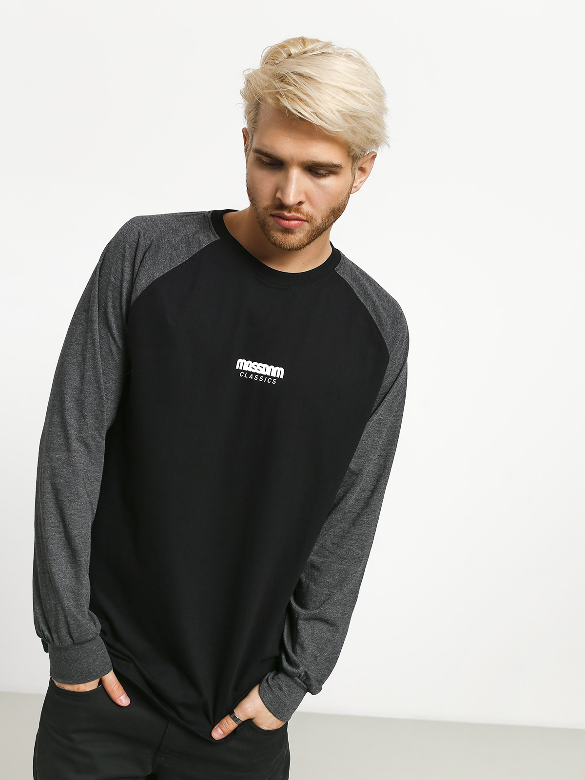 MassDnm Classics Small Logo Longsleeve (black/dark heather grey)