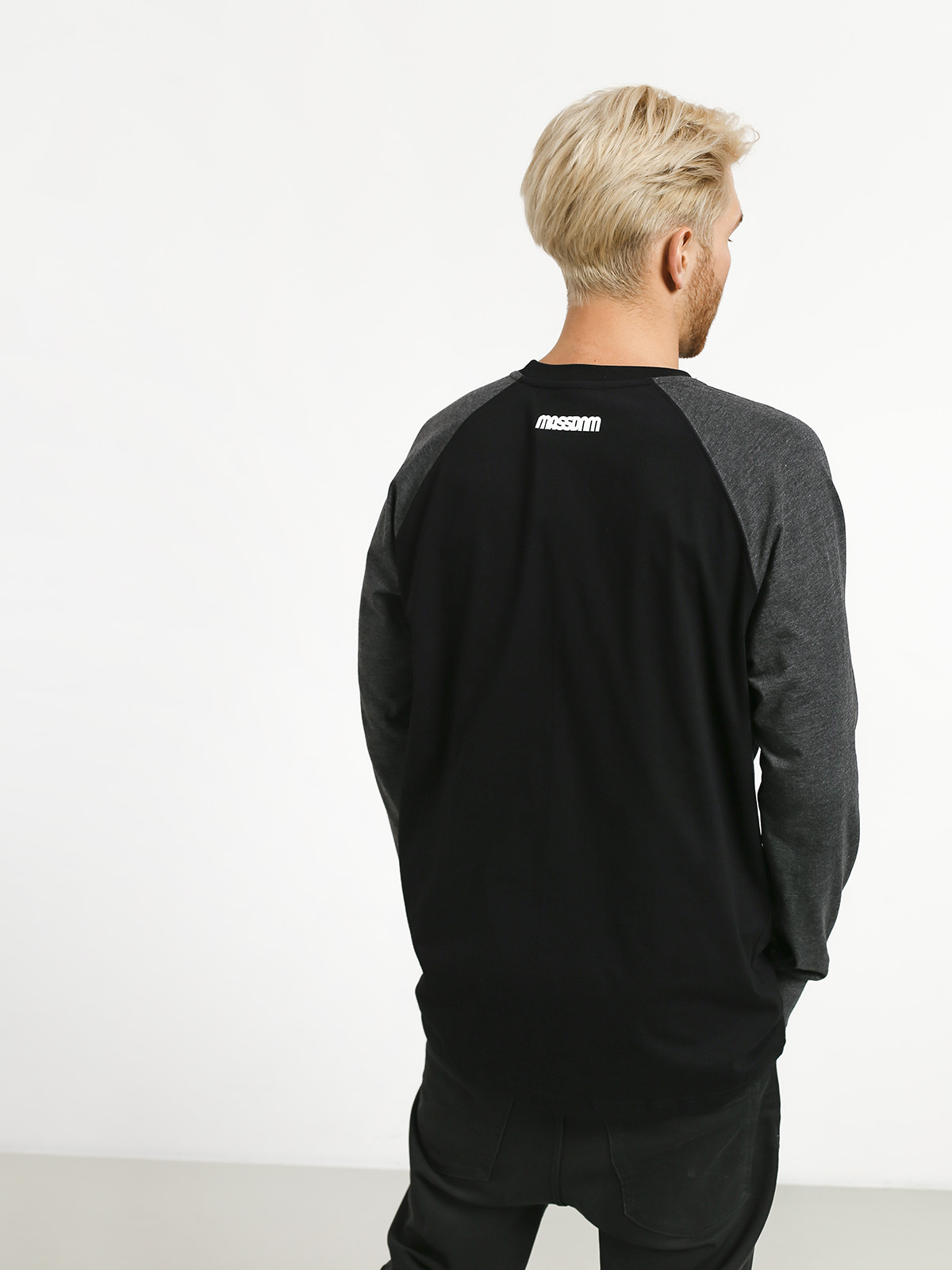 MassDnm Classics Small Logo Longsleeve (black/dark heather grey)