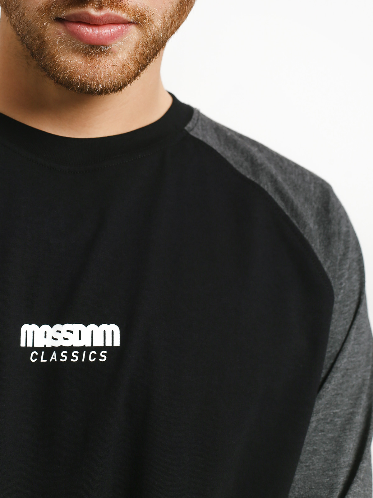 MassDnm Classics Small Logo Longsleeve (black/dark heather grey)