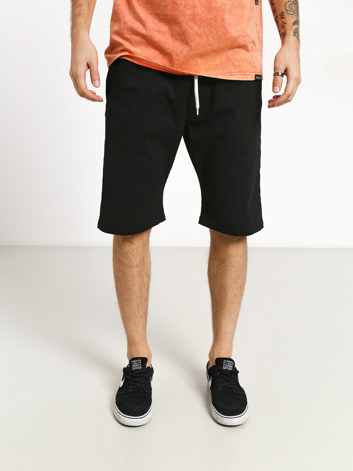 MassDnm Shorts Base Straight Fit (black)