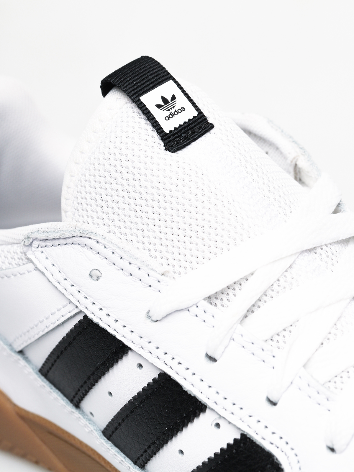 adidas Vrx Low Shoes (ftwr white/core black/gum4)