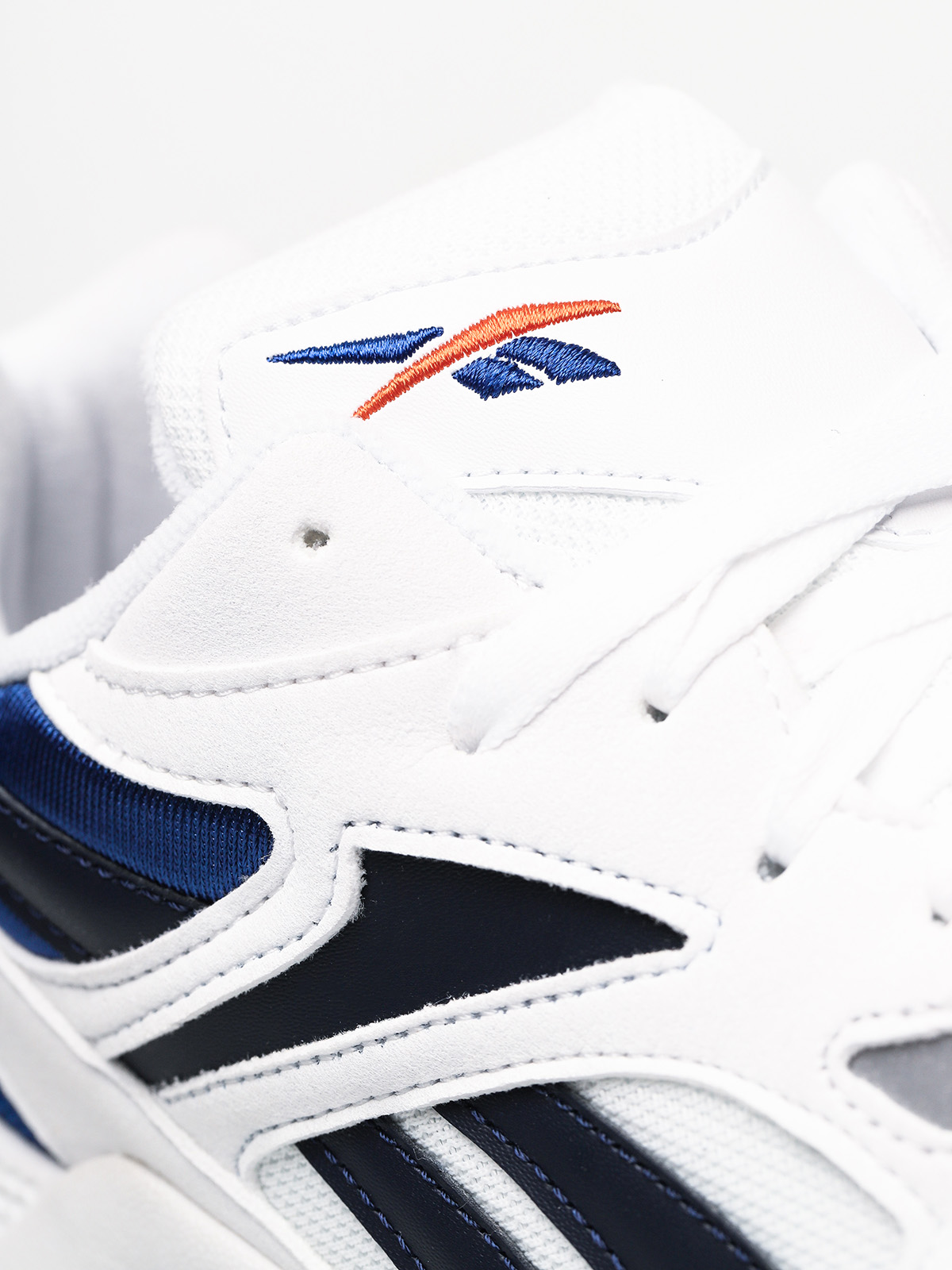 Reebok Aztrek 96 Schuhe (white/royal/fiery or)