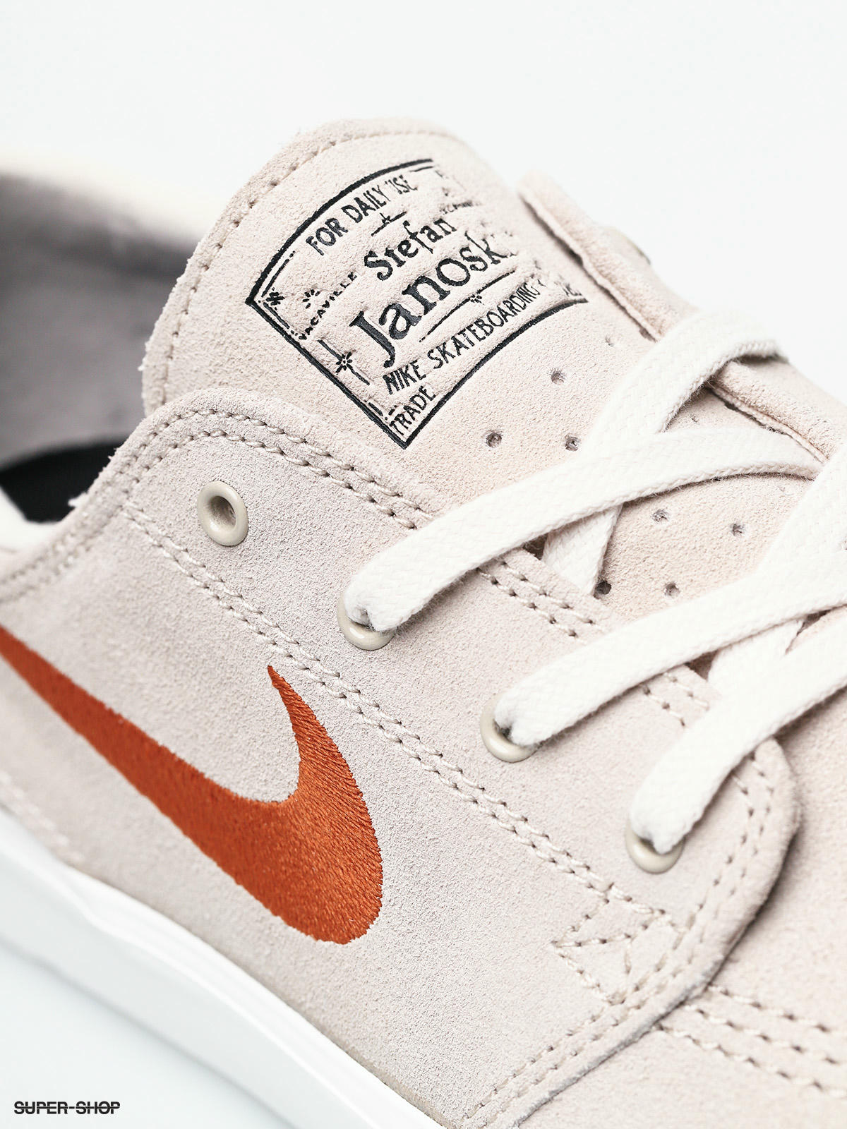 Nike SB Zoom Janoski Rm Shoes (desert sand/dark russet summit white)