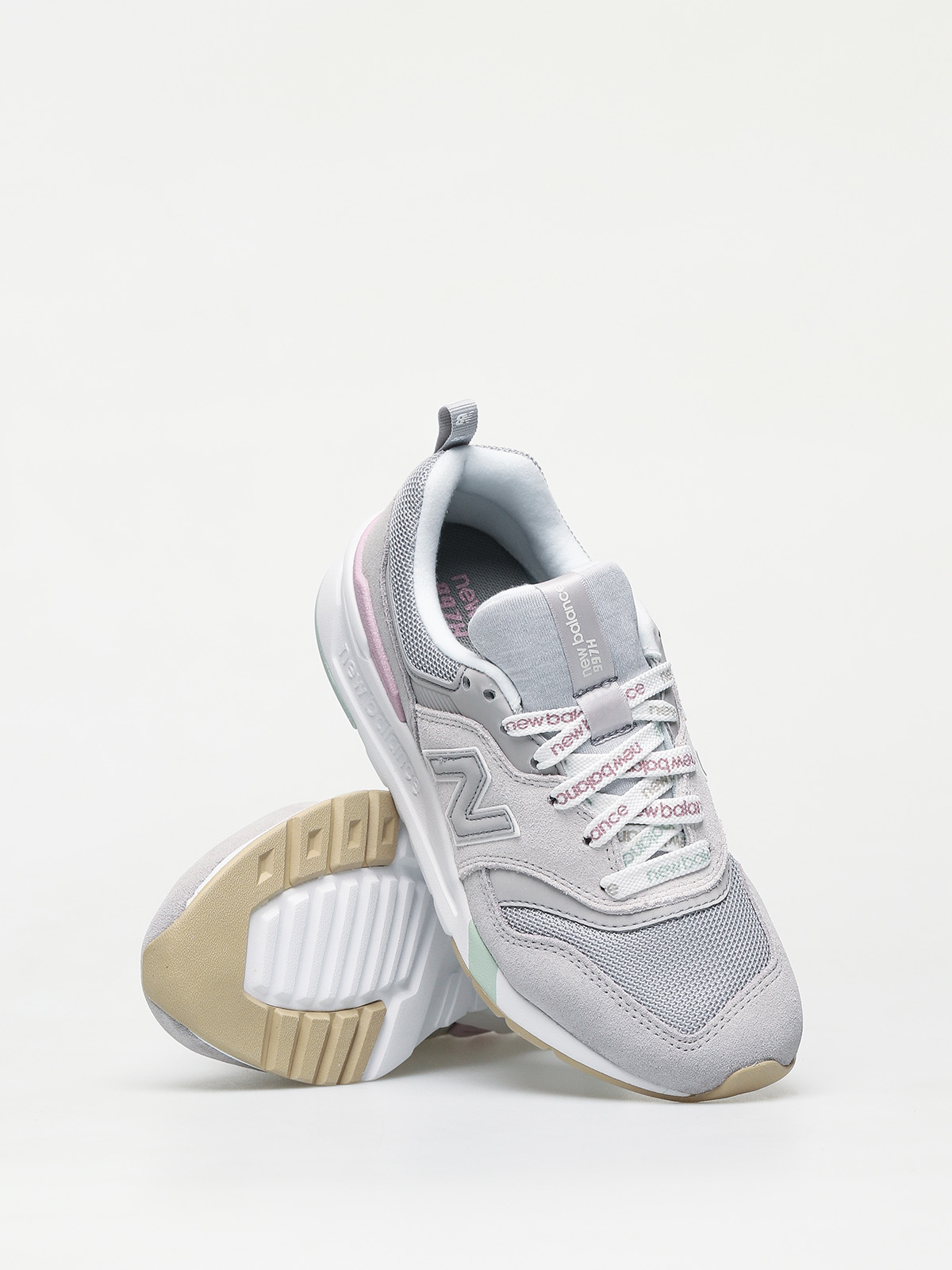 light grey new balance shoes