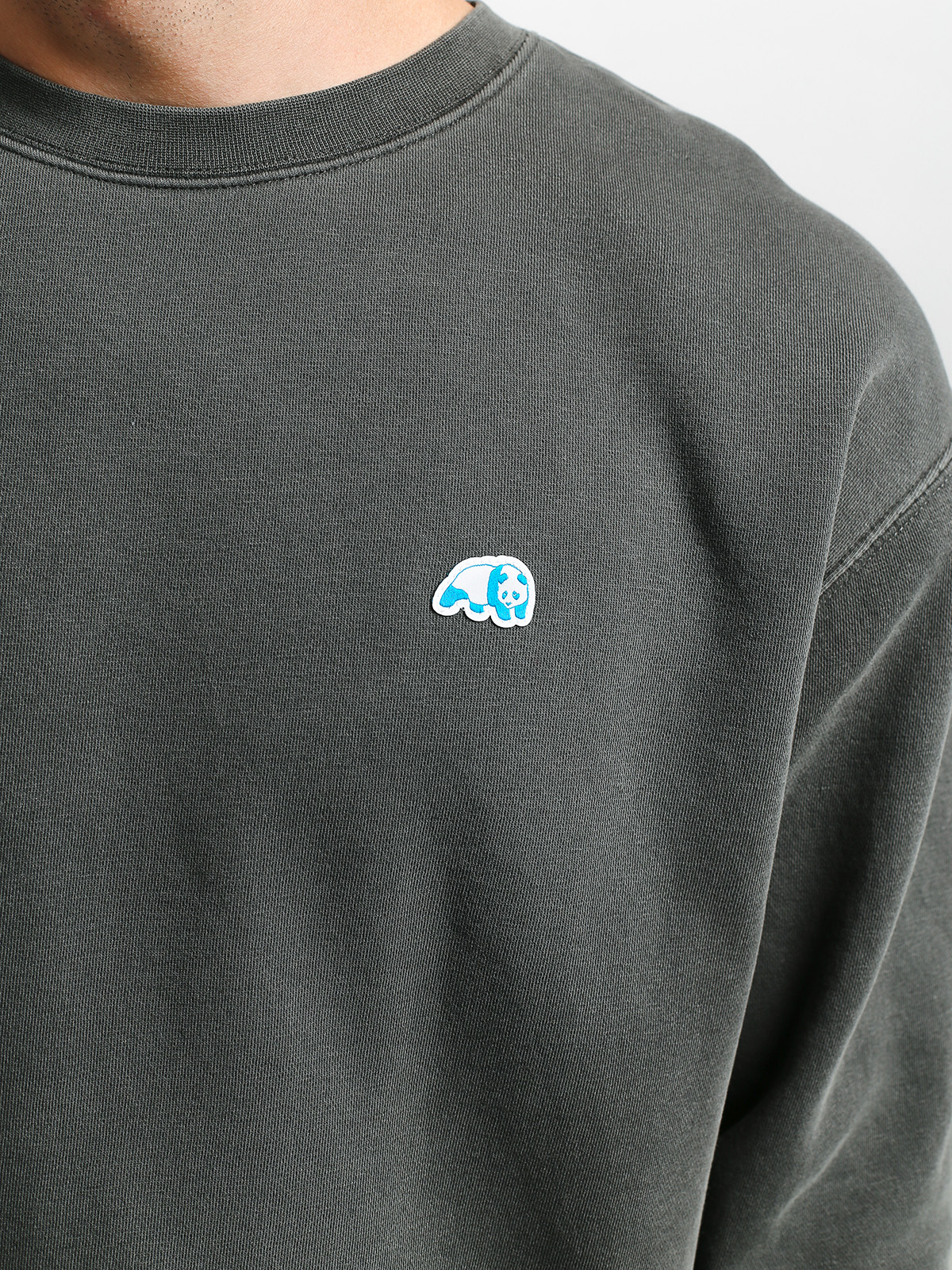 Enjoi Small Blue Panda Patch Sweatshirt (pigment black)