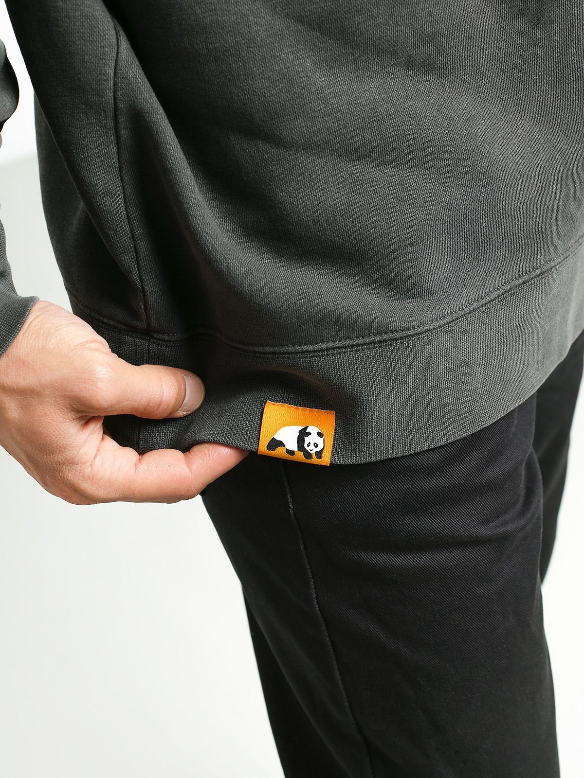 Enjoi Small Blue Panda Patch Sweatshirt (pigment black)