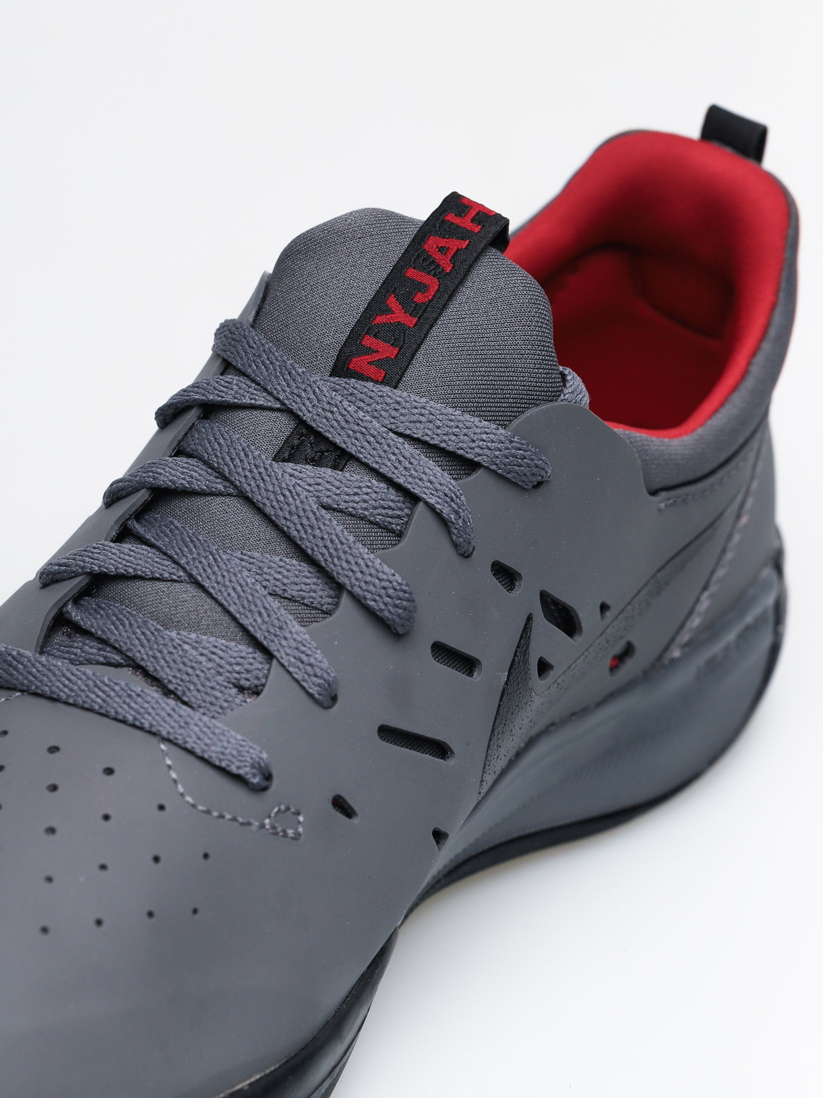 Nike SB Nyjah Free Shoes (dark grey/black gym red)