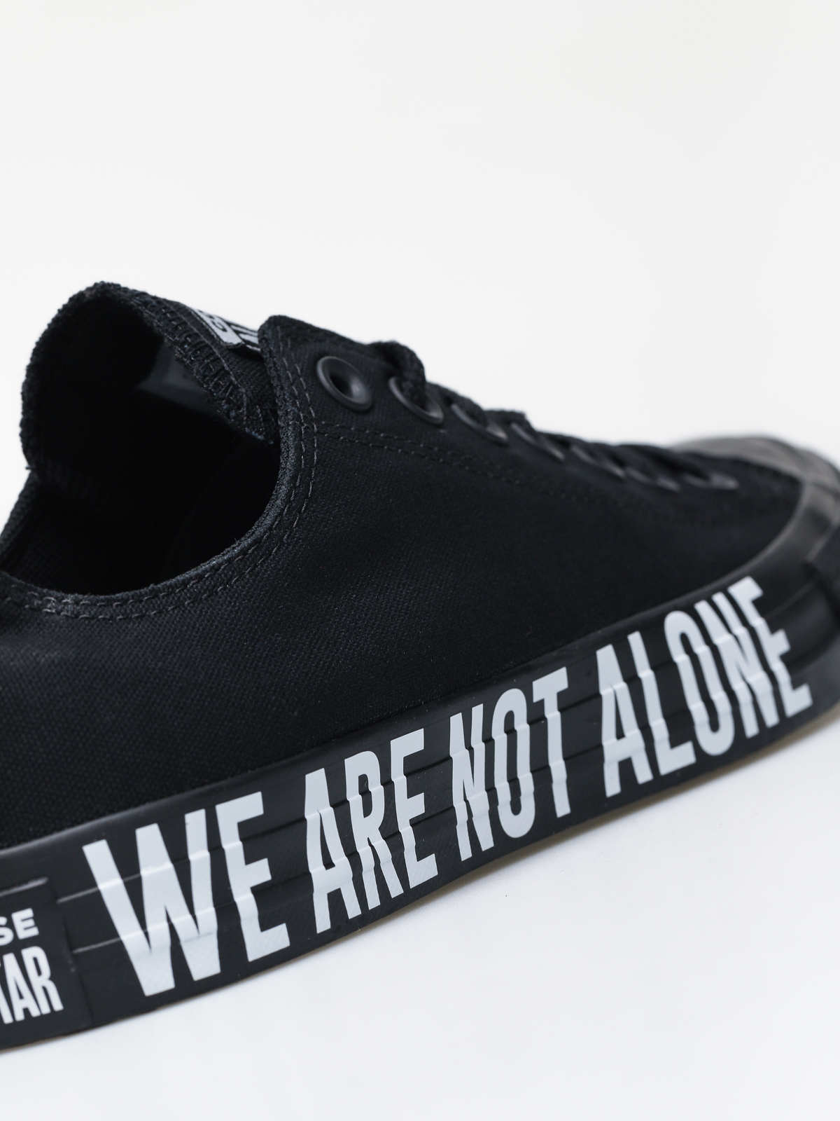 converse we are not alone black