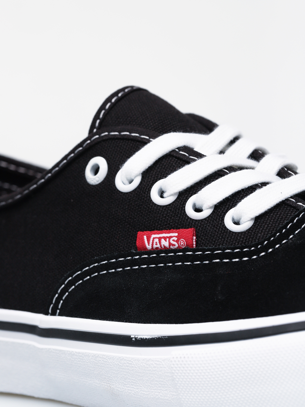 Vans Authentic Pro Shoes (black/true white)