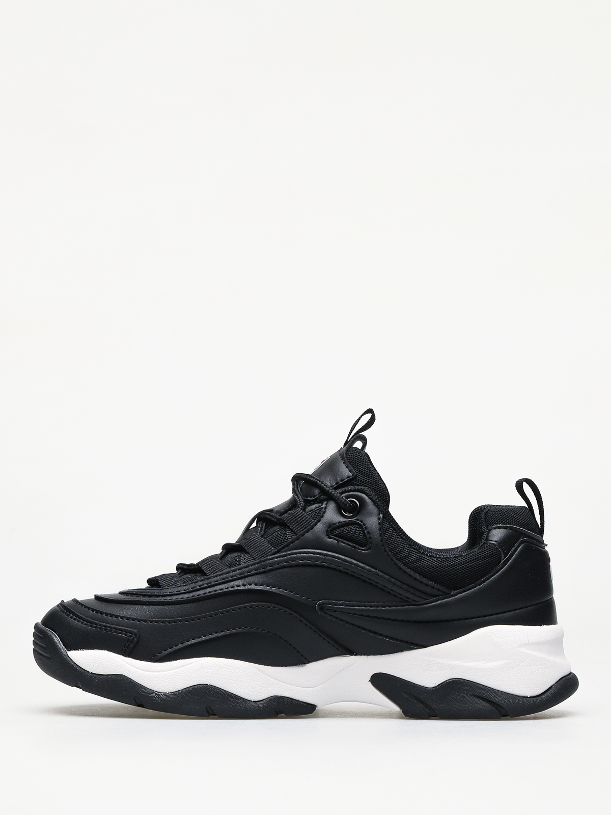 fila ray low on feet