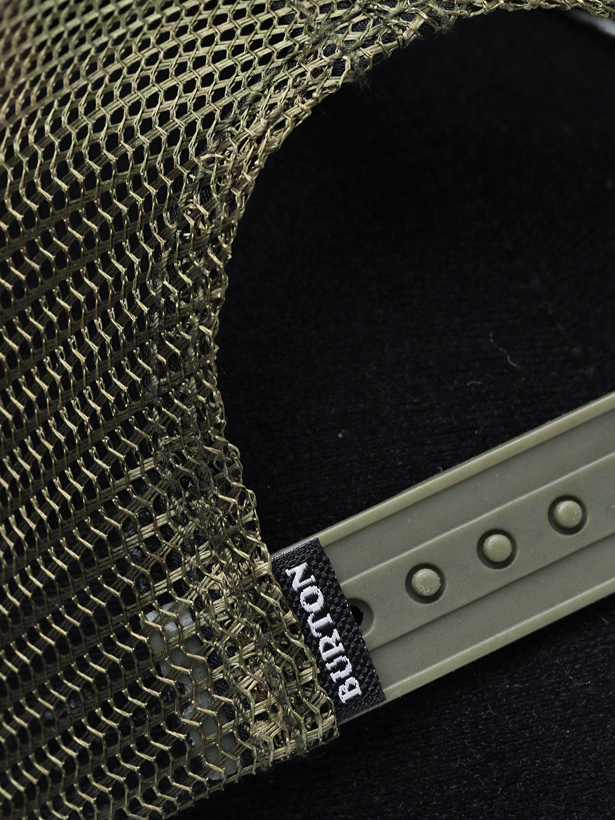 Burton Harwood Cap (almond milk)
